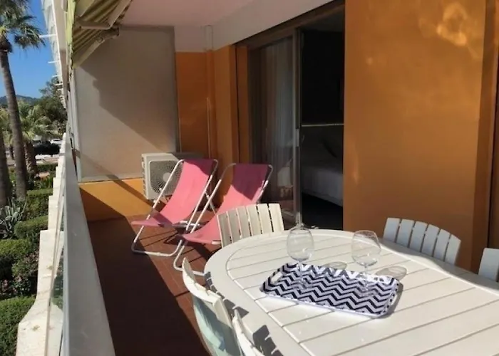 Rénové Au Lavandou - Terrasse, Clim, Centre-ville - Fr-1-308-123 *