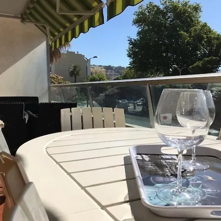 Апартаменти T2 Climatise Au Centre Du Lavandou, Terrasse, Prox. - Fr-1-308-123 Ле-Лаванду
